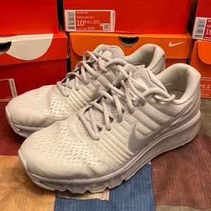 Men womens size 10.5 or womens 12